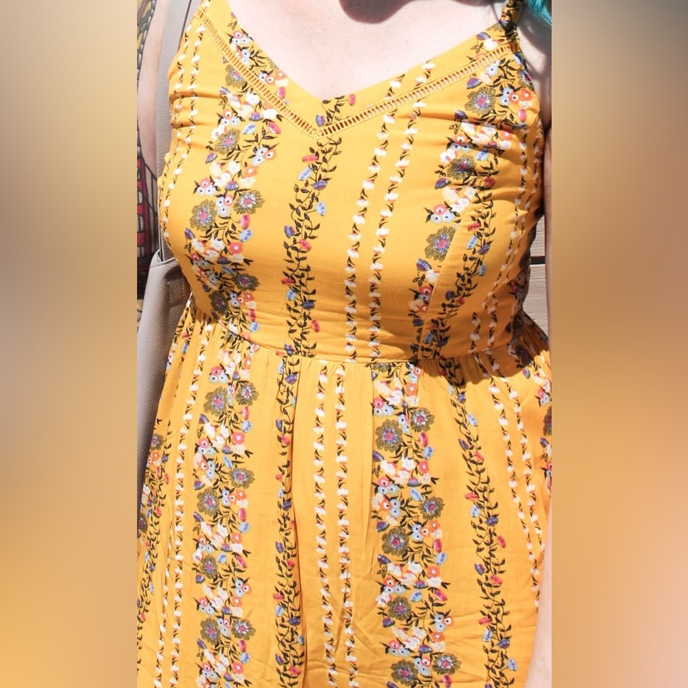 Old navy yellow floral dress - Picture 4 of 4